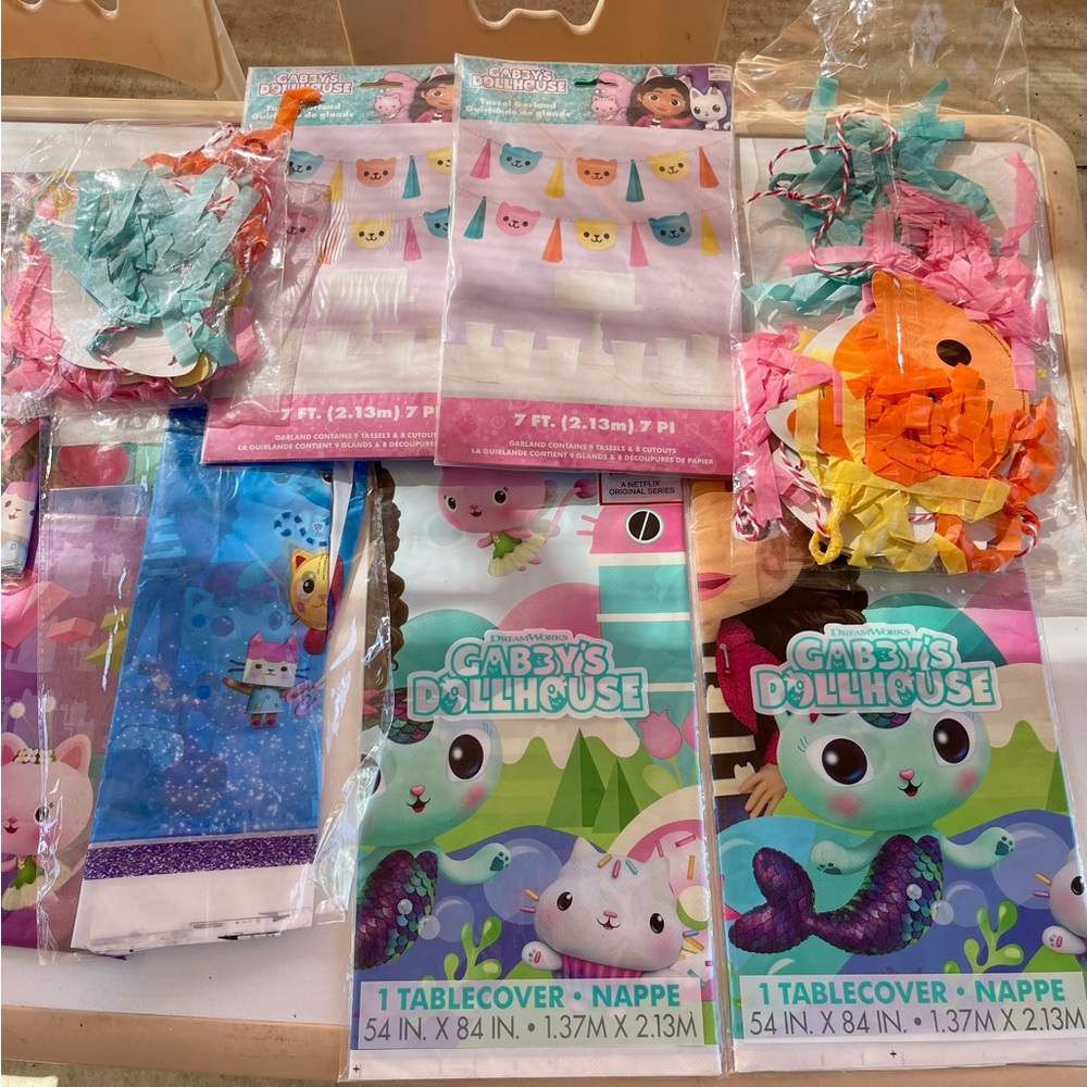 Gabby's Dollhouse Party Set